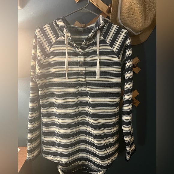 Eddie Bauer sz Small hoodie w button detail - Picture 1 of 3